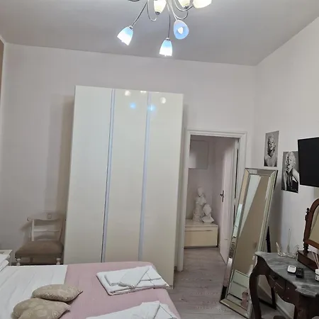 Cecco بيت ضيافة