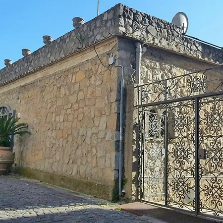 Cecco Guest house *